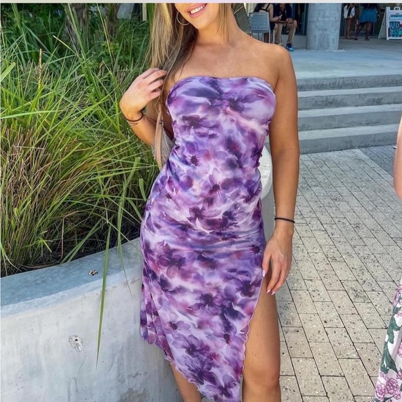 Urban Outfitters Strapless Bodycon Dress
Leg Slit
XS
Like New - Picture 4 of 4